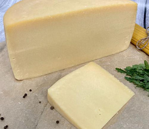 Сыр Пармезан 45%, выдержка 12 мес., 200г